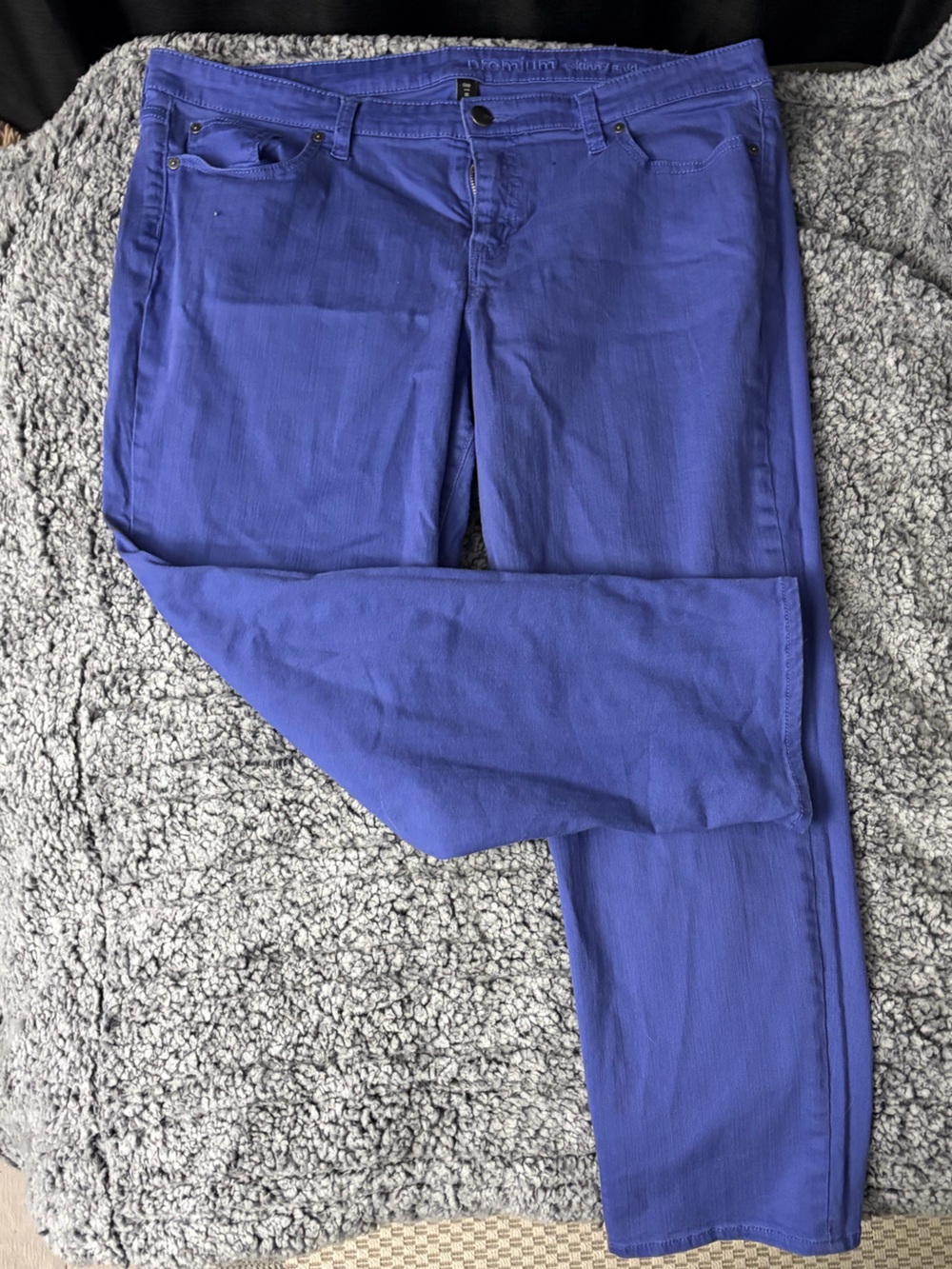 GAP Women's Vibrant Purple Ankle Straight Crop Pants